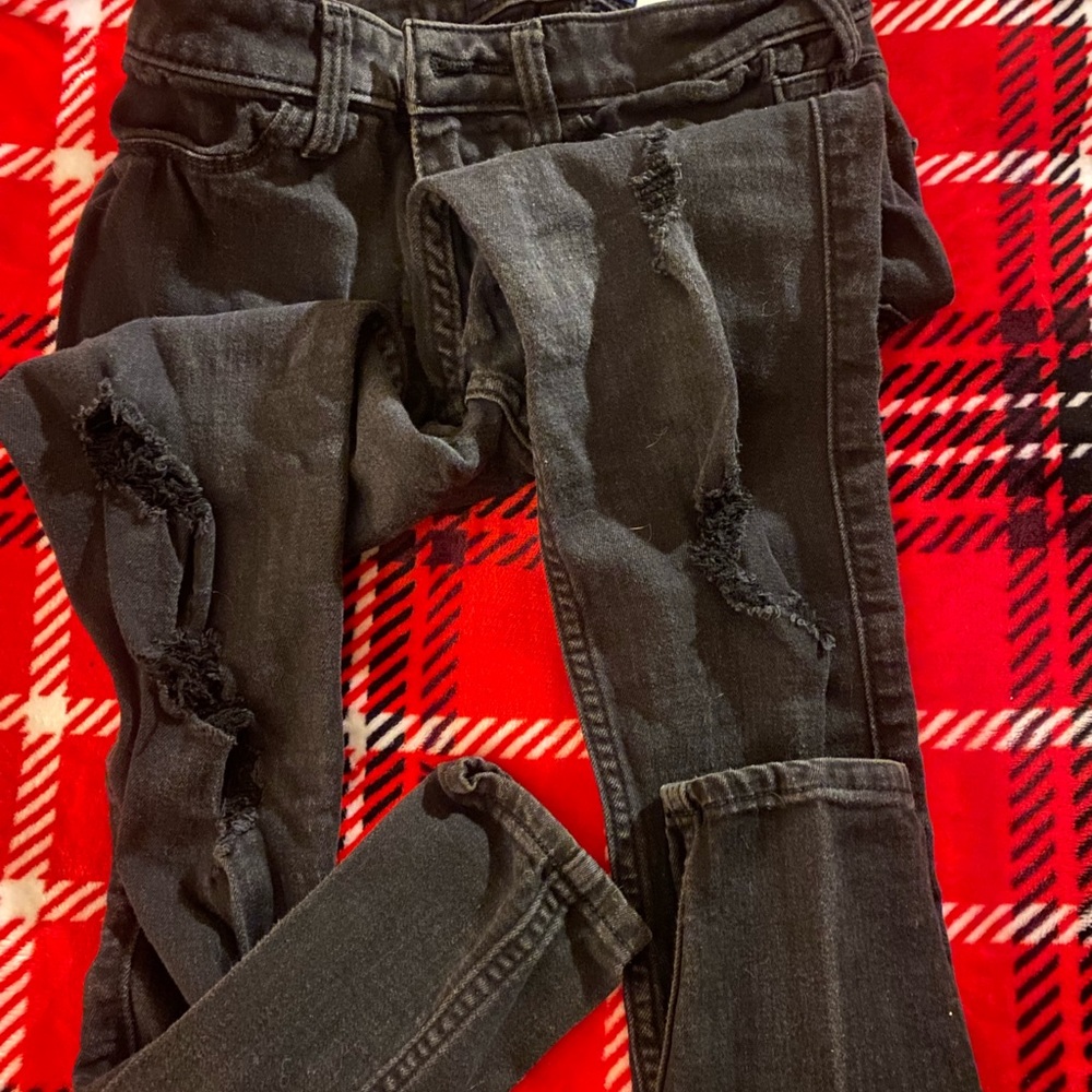 Hollister distressed skinny jeans